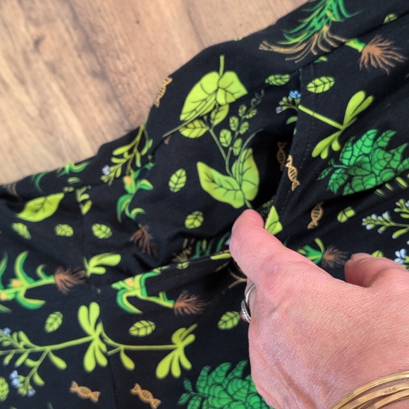 Svaha USA Dress, Pull On A Line Full, Fun Floral Design, Pockets, Size 2XL - Picture 5 of 12